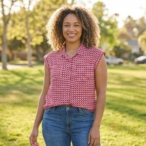 Jachs Girlfriend Casual Red and White Zigzag Sleeveless Shirt Size M